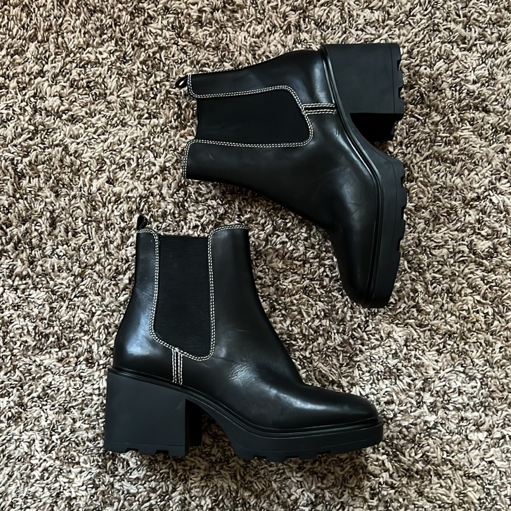 MICHAEL MICHAEL KORS Keisha Leather Lug Sole Chelsea Black Ankle Boots 9.5 - Picture 5 of 11
